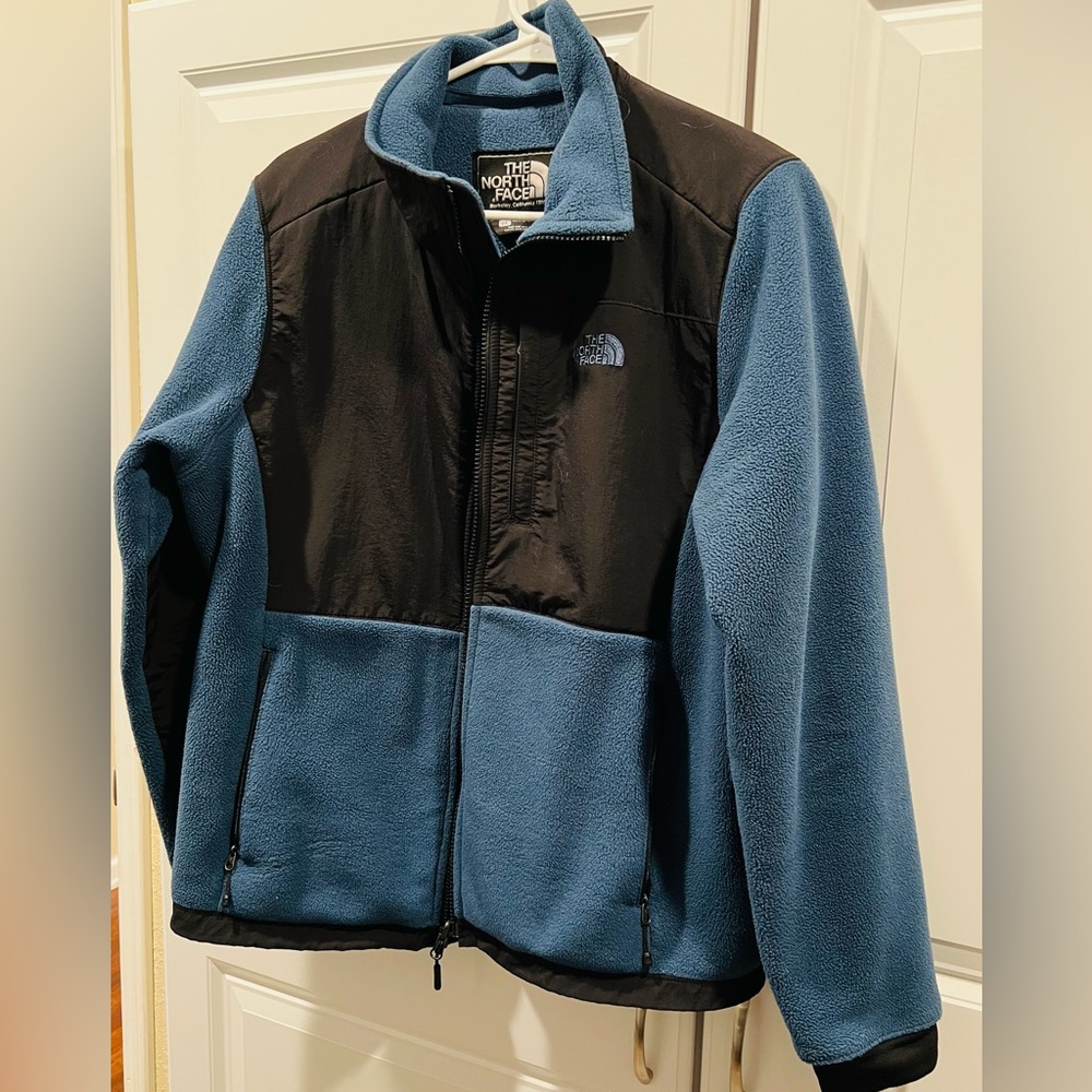 The NorthFace Womens size L fleece jacket